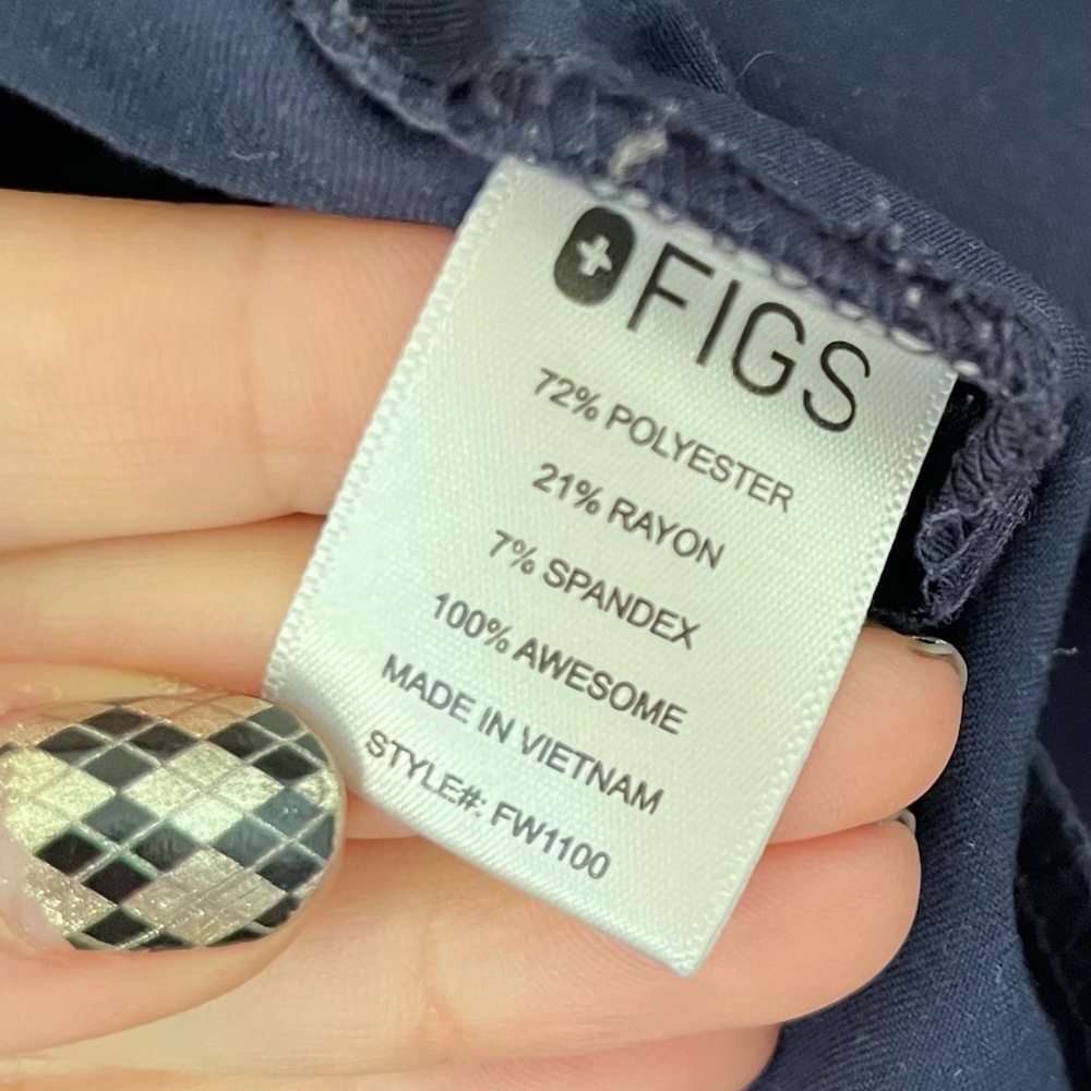 2 FIGS Navy Blue Casma 3 Pocket V Neck Scrub Tops Size M / W ✨ - Picture 7 of 10